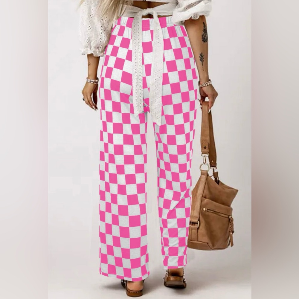 NWT! Boutique Pink and White Checkered Women's Pants! 💕 - Picture 3 of 6